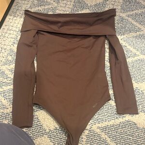 Aritzia Off-Shoulder Long Sleeve Bodysuit in Brown